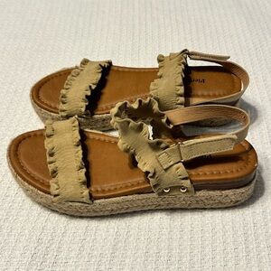 Women's Tan Ruffled Platform Sandals